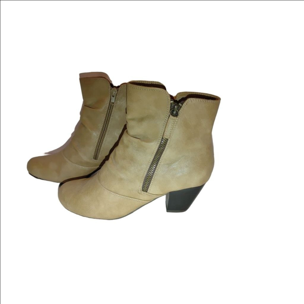Rialto Carlisle Ankle Boots Size 6.5M